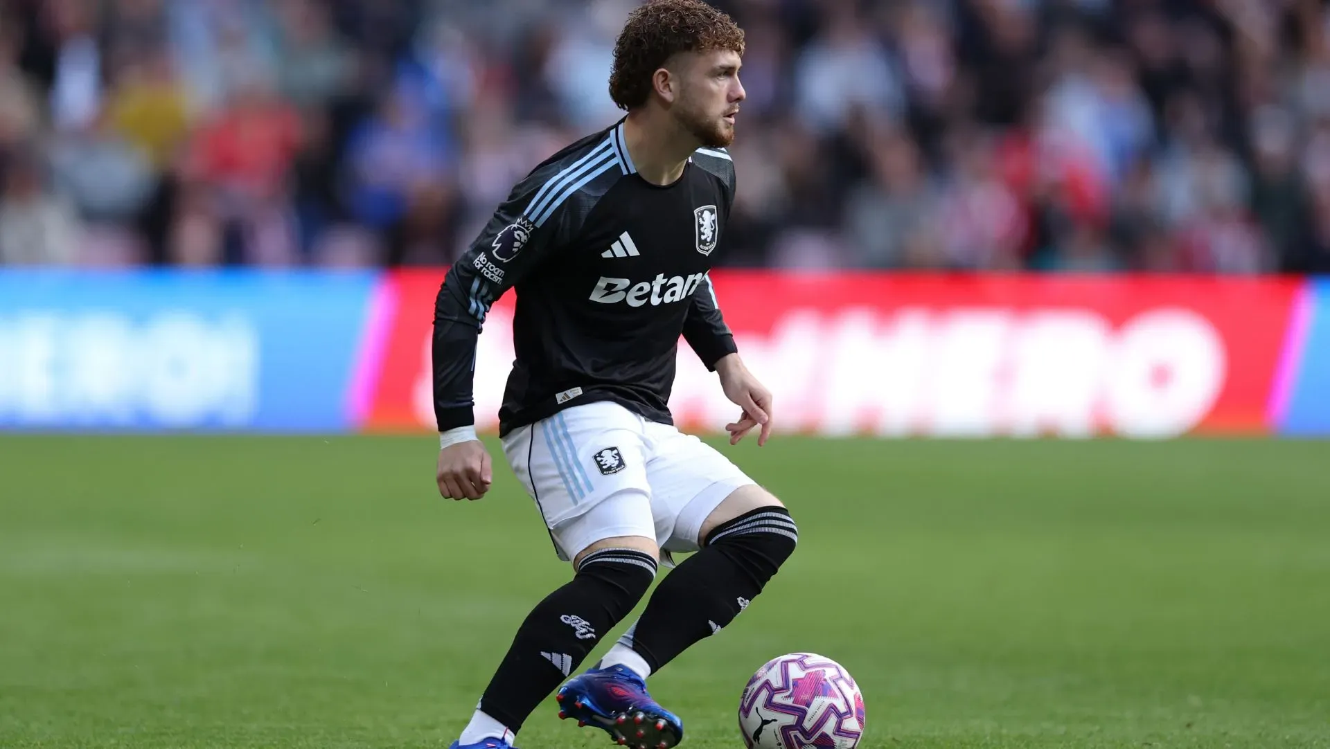 Harvey Elliott em ação durante partida da Premier League. Foto: Stu Forster/Getty Images