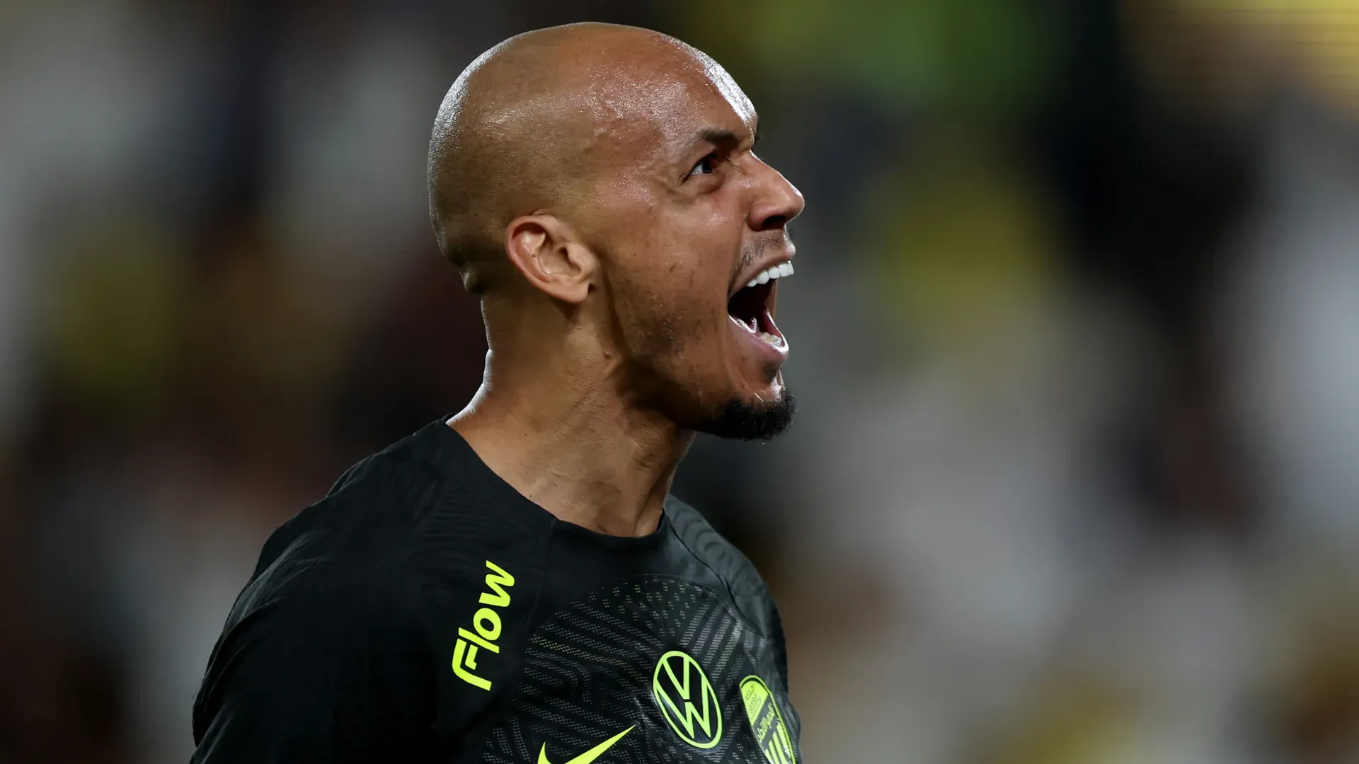 Fabinho grita durante partida do Al-Ittihad