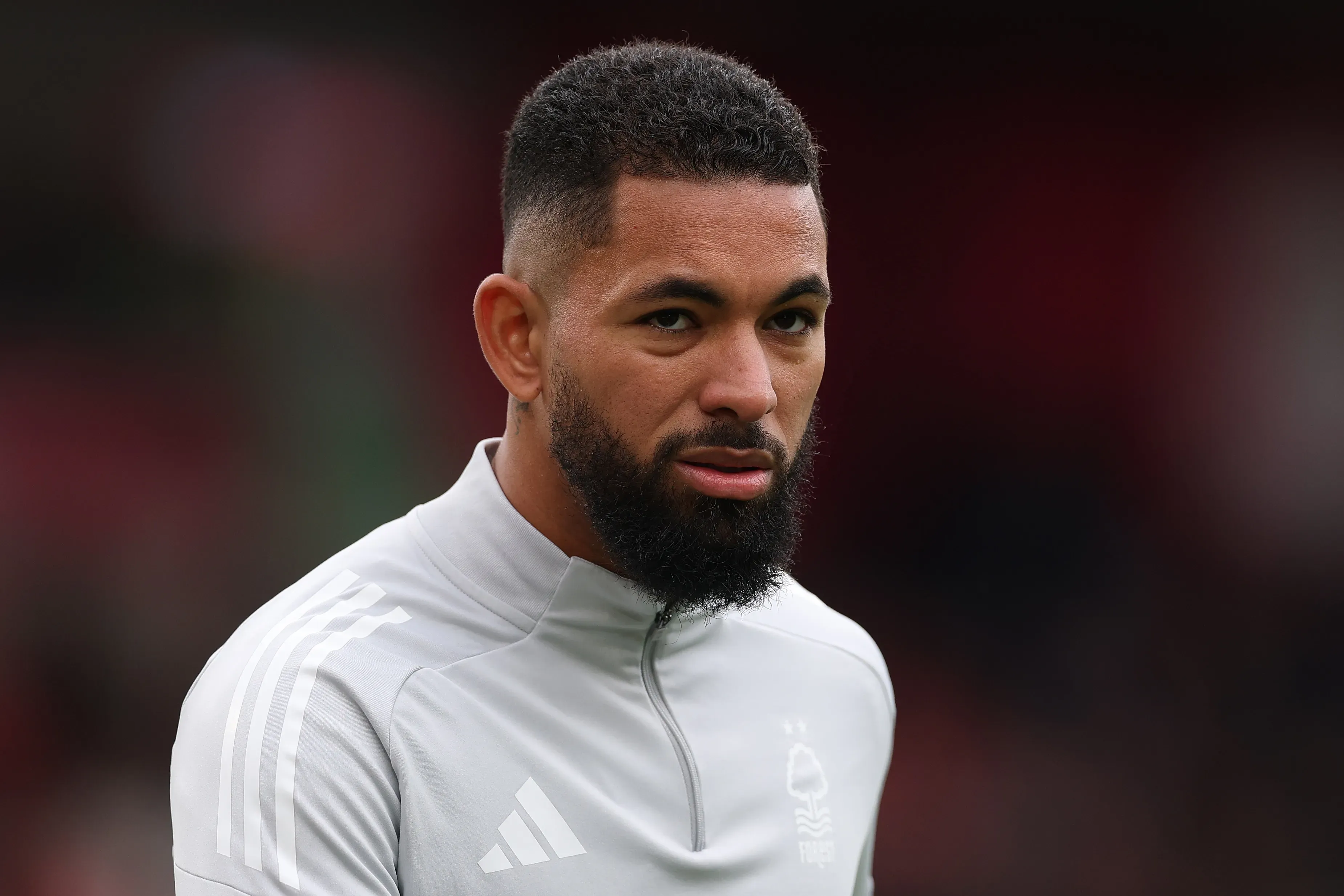 Douglas Luiz em ação pelo Nottingham Forest. Foto: Ryan Pierse/Getty Images