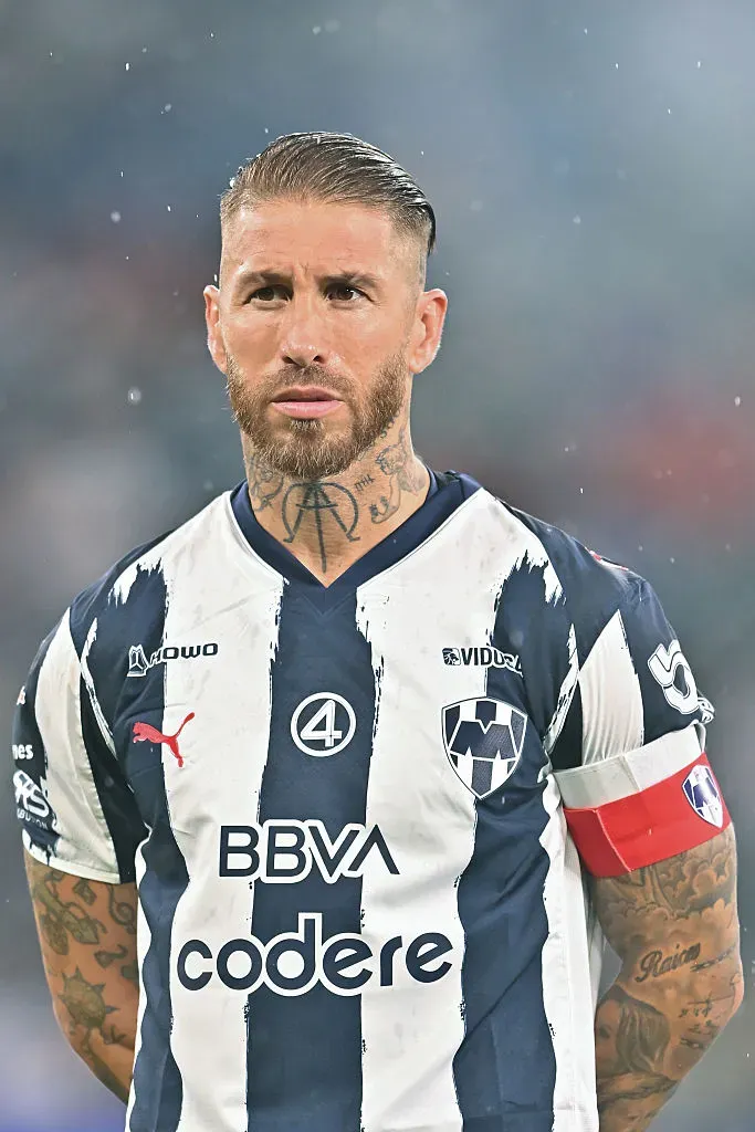 Zagueiro Sergio Ramos, quando estava no Monterrey. Jogador não quer ficar longe dos gramados e quer atuar já em janeiro (Foto: Azael Rodriguez/Getty Images)