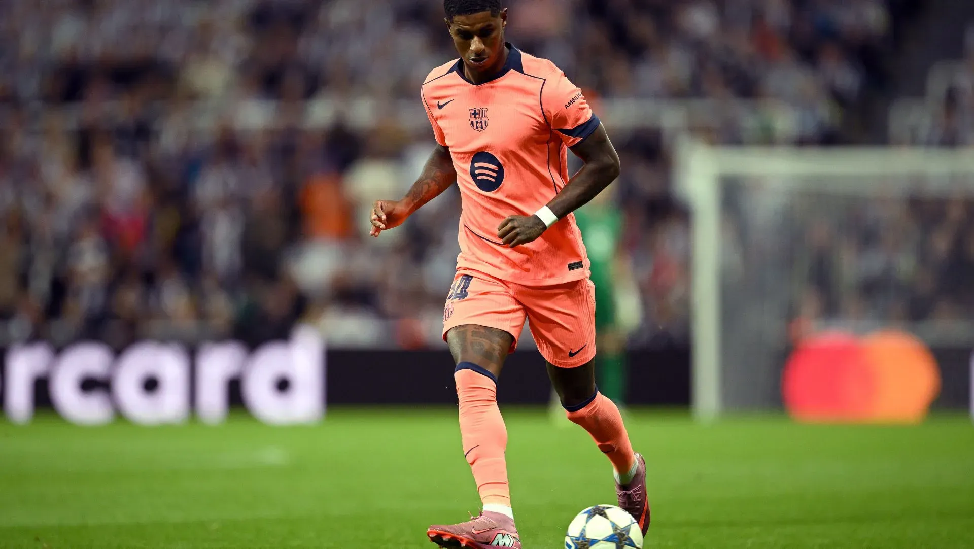 Marcus Rashford durante partida da Champions League. Foto: Clive Mason/Getty Images