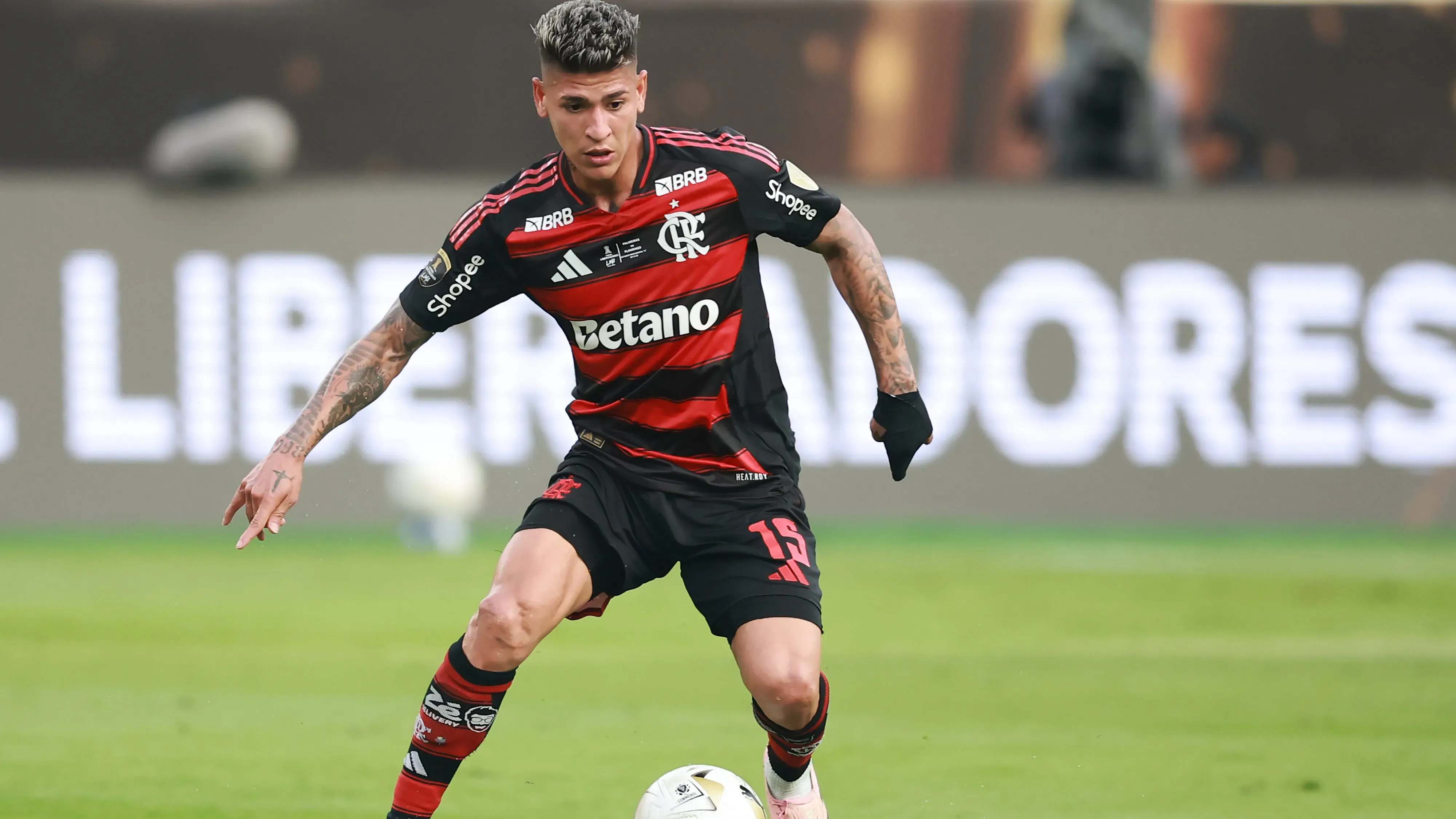 Carrascal em ação pelo Flamengo. Foto: Hector Vivas/Getty Images