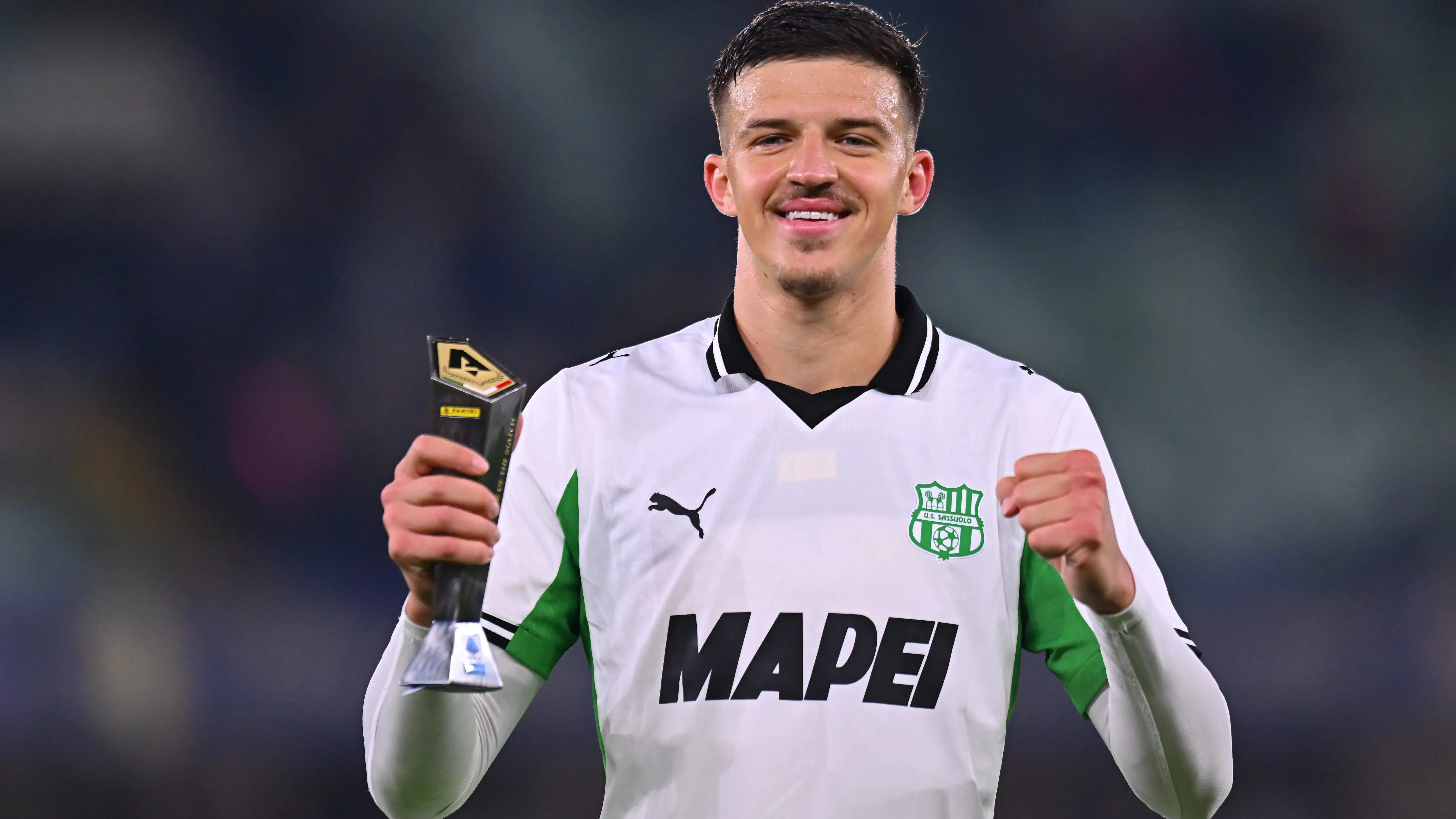 Tarik Muharemovic, alvo do Manchester United, com prêmio de melhor do jogo. Foto: Alessandro Sabattini/Getty Images