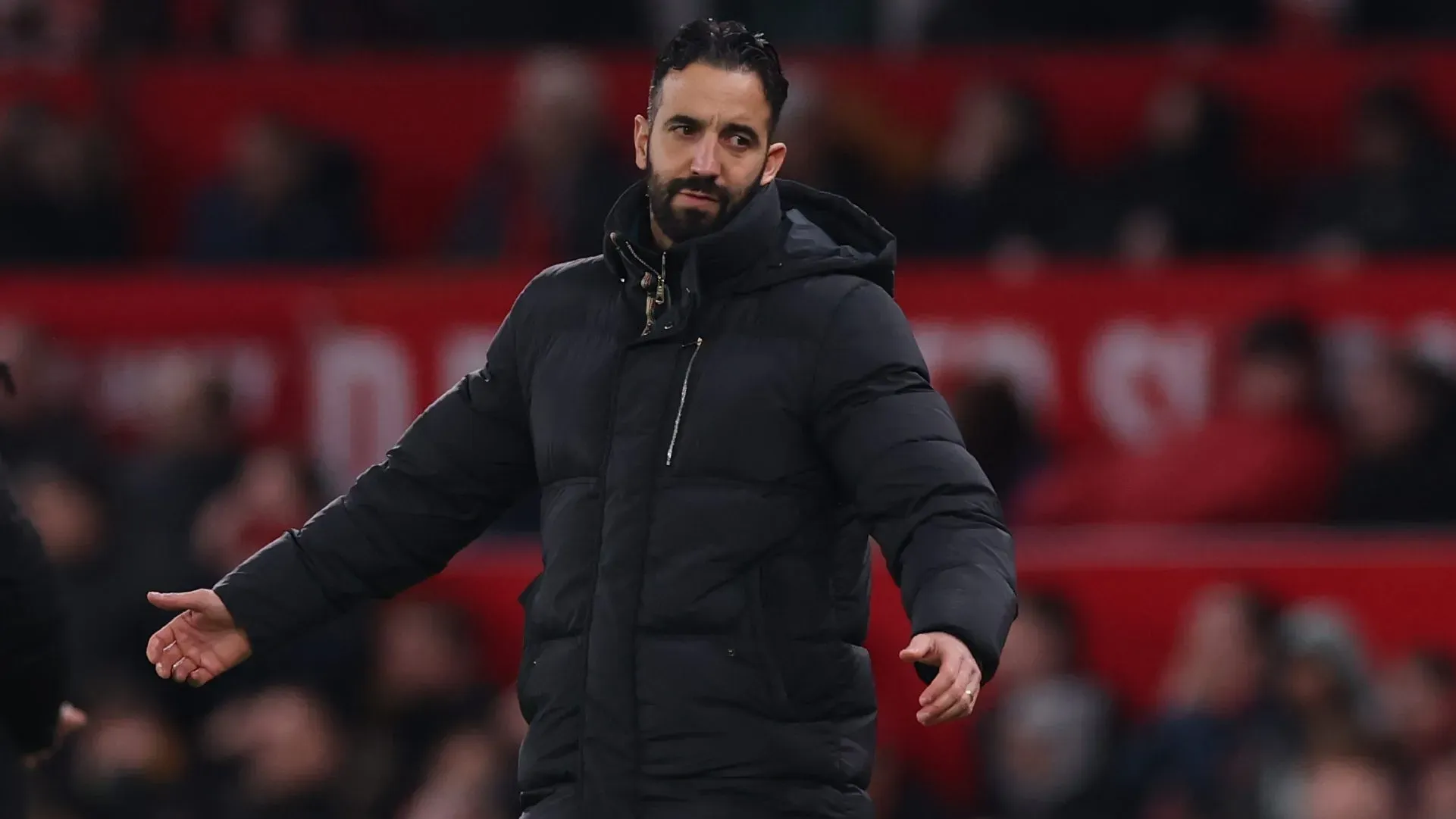 Rúben Amorim, treinador do Manchester United, reage durante a partida da Premier League entre Manchester United e Bournemouth em Old Trafford, em 15 de dezembro de 2025, em Manchester, Inglaterra. (Foto: Carl Recine/Getty Images)