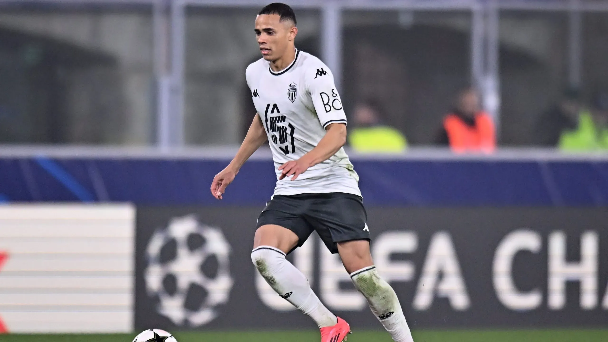Vanderson em jogo do Monaco. Jogador é alvo do Tottenham. Foto: Alessandro Sabattini/Getty Images