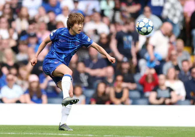 Hamano chegou no Chelsea em 2023, vindo do futebol japonês – Foto: Warren Little/Getty Images