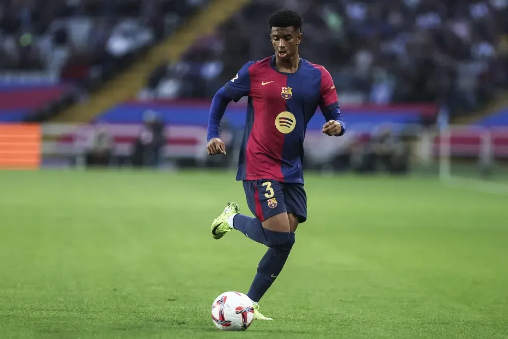 Alejandro Balde também será ausência ante o Brest. Foto: Imago