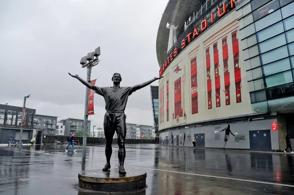 Estátua de Tony Adams no Emirates Stadium. Foto: Imago