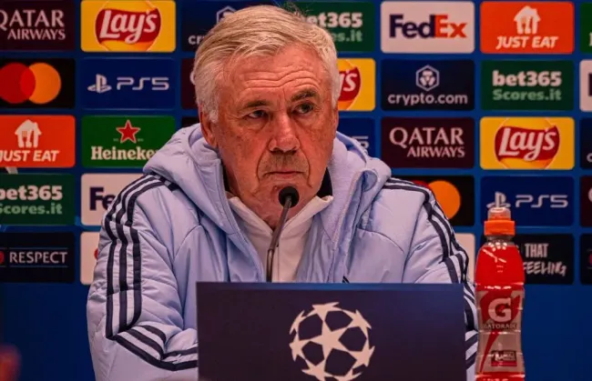 Carlo Ancelotti fez a antevisão do jogo, em conferência de imprensa. Foto: Imago.
