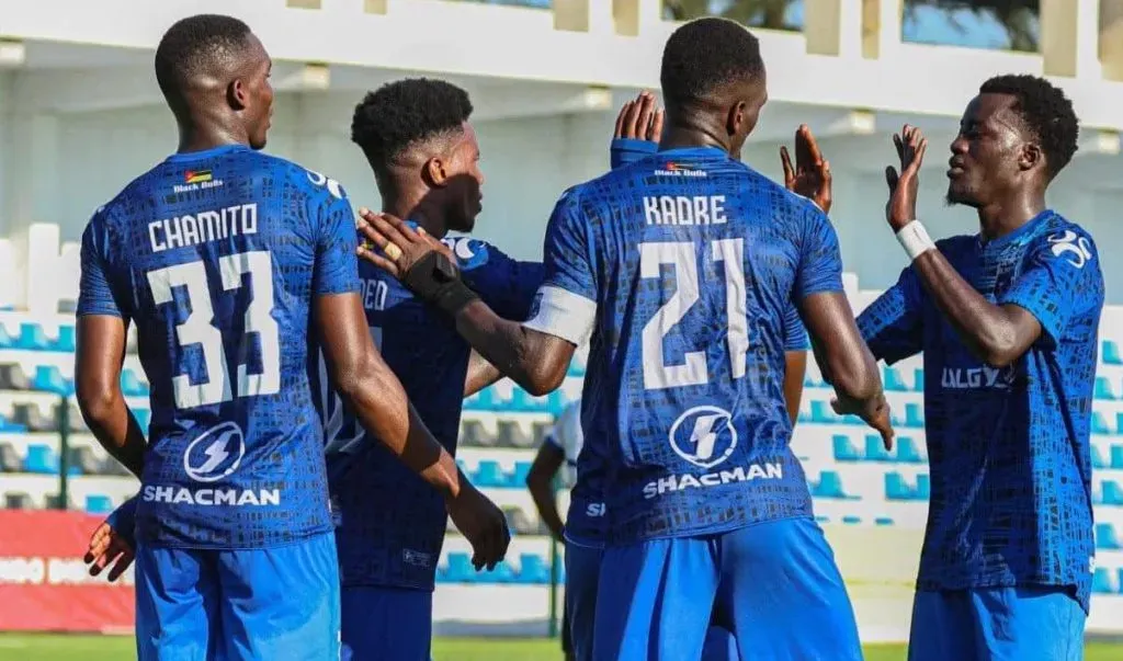 Black Bulls já podem celebrar a primeira vitória de sempre na Taça da Confederação.