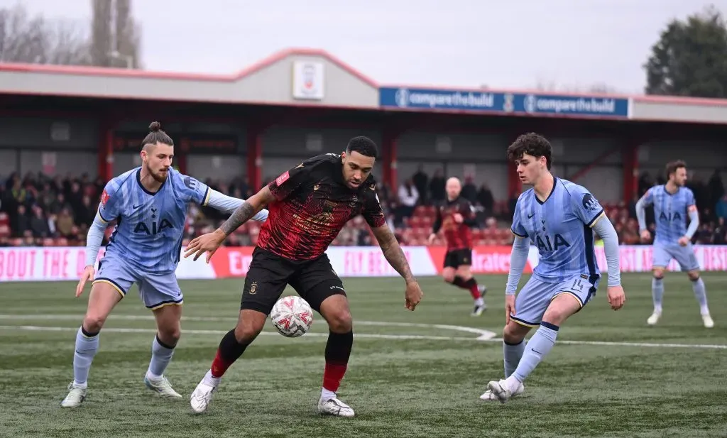 Tottenham teve dificuldades em casa do Tamsworth. Foto: Getty Images