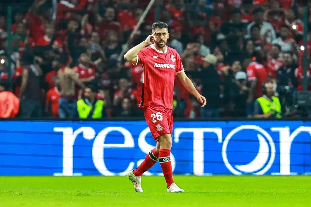 Paulinho renova com o Toluca. Foto: Getty Images
