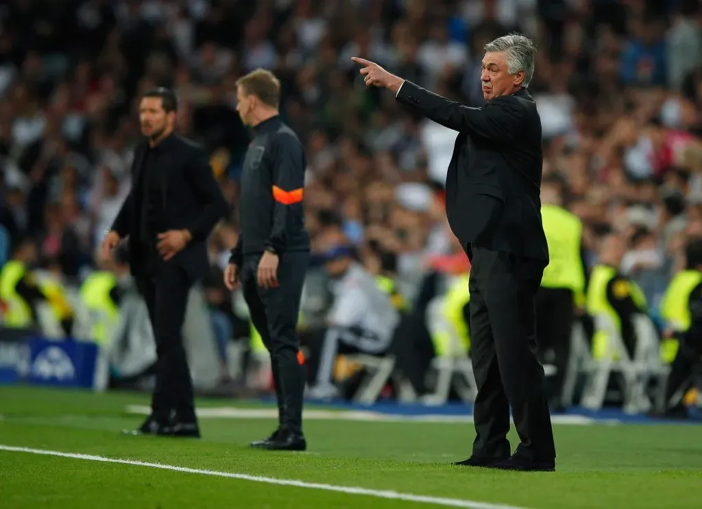Diego Simeone e Carlo Ancelotti. Foto: Gonzalo Arroyo Moreno/Getty Images.