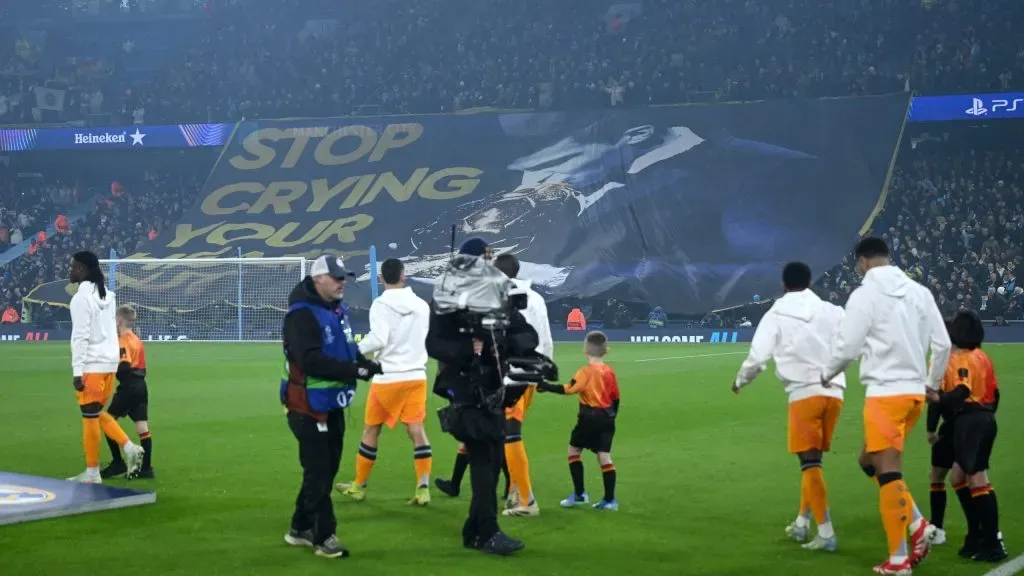Provocação a Vinícius Júnior na bancada do Etihad Stadium. Foto: Getty