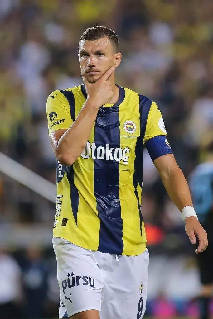 Edin Dzeko marcou um dos golos da partida. Foto: Ahmad Mora/Getty Images.