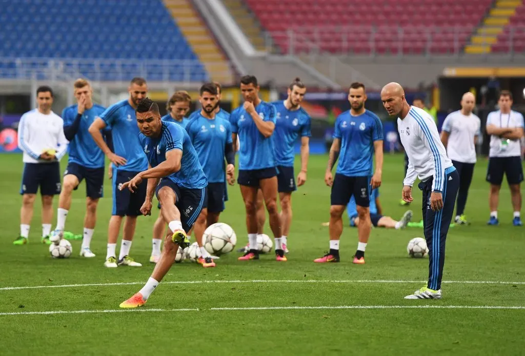 A equipa do Real Madrid a treinar, em 2016, com Casemiro em destaque. Foto: Laurence Griffiths/Getty Images.