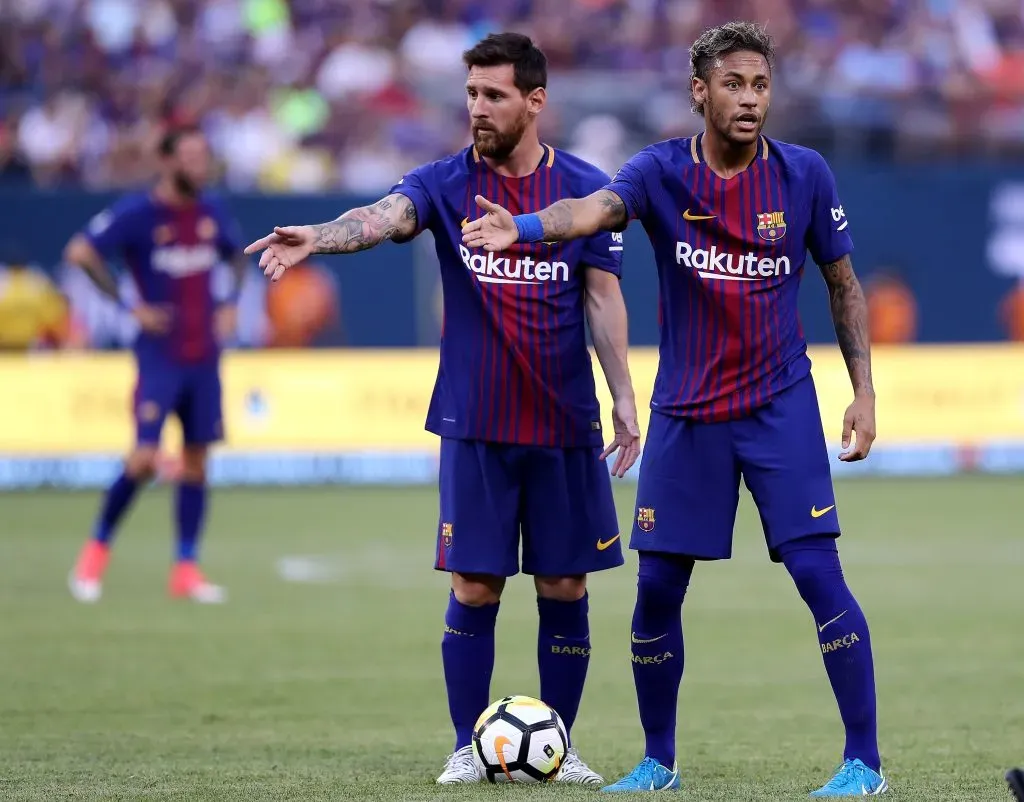 Neymar cumpriu o seu “sonho” de jogar com Messi no Barcelona. Foto: Elsa/Getty Images.