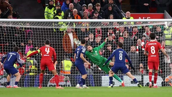 Gianluigi Donnarumma durante Liverpool x PSG. Foto: Getty Images
