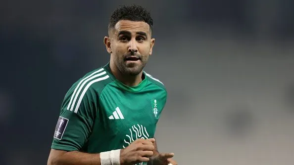 Riyad Mahrez deverá estar em campo pela Argélia. Foto: Getty Images