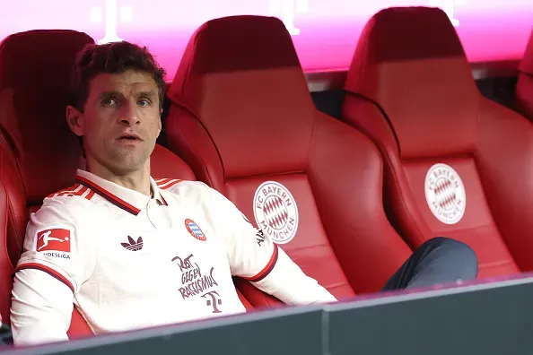 Thomas Muller no banco: cena comum nesta temporada. Foto: Getty Images