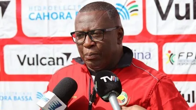 Chiquinho Conde comanda o conjunto da seleção de Moçambique. Foto: FMF.