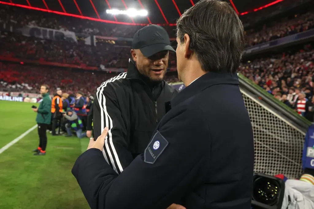 Kompany e Inzaghi a cumprimentarem-se. Foto: Alexander Hassenstein/Getty Images.