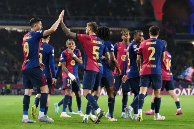 A equipa do Barcelona a festejar o primeiro golo do encontro. Foto: David Ramos/Getty Images.