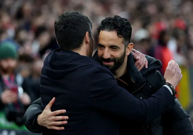 Fonseca e Amorim a cumprimentarem-se. Foto: Carl Recine/Getty Images.