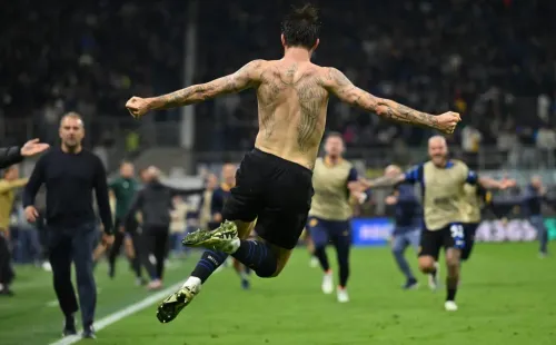 O momento em que Acerbi festeja após colocar o Inter no prolongamento. Foto: Dan Mullan/Getty Images.
