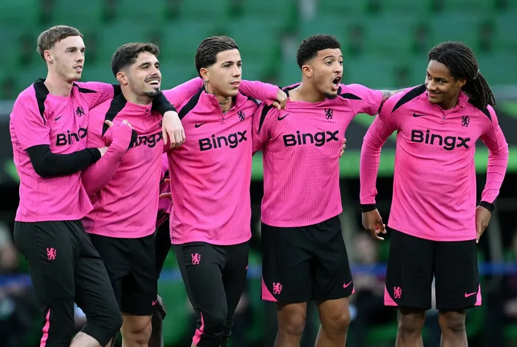 Pedro Neto e companheiros preparam Betis x Chelsea. Foto: Getty Images