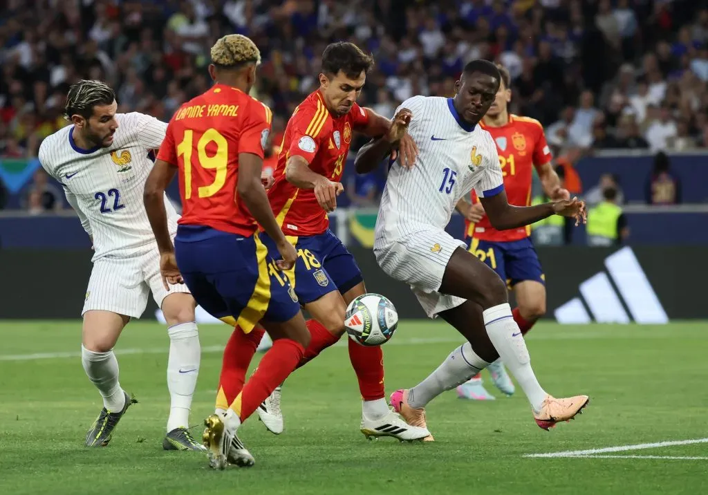 Zubimendi em ação na meia-final contra a França. Foto: Alex Grimm/Getty Images.