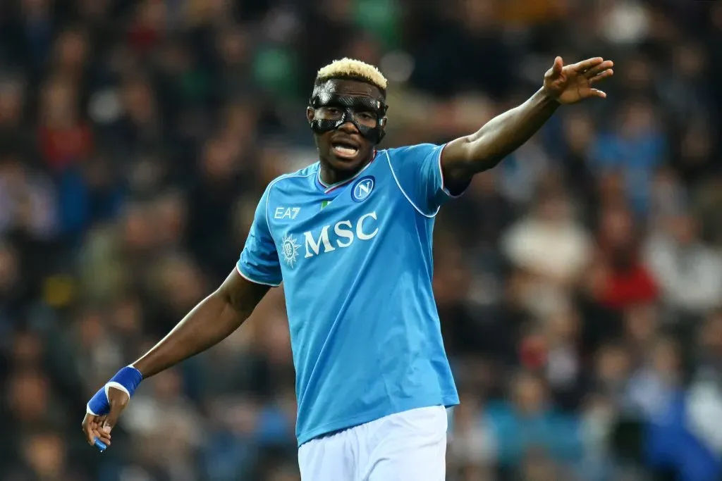Victor Osimhen em ação no Nápoles. Foto: Getty Images