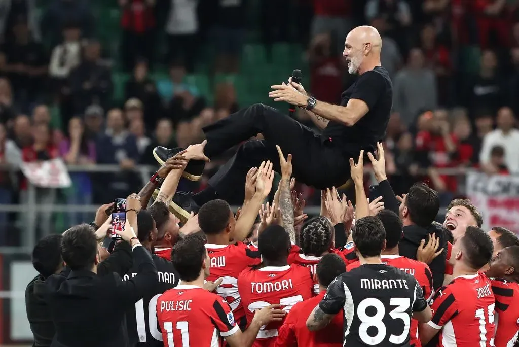 Stefano Pioli era treinador do Milan. Foto: Getty Images