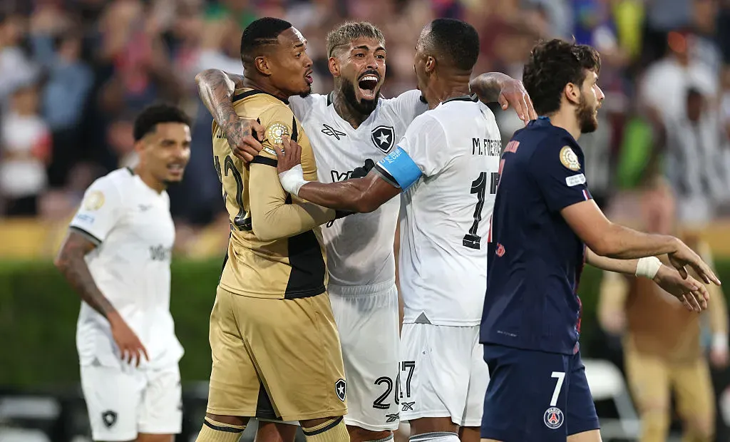 John, guarda-redes do Botafogo, após a vitória contra o PSG. Foto: Getty Images