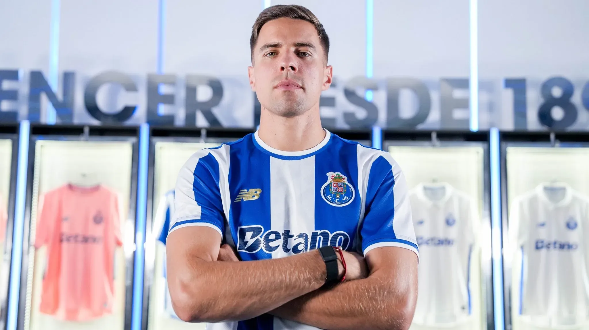 Dragões acreditam que Bednarek, que regista 69 jogos e um golo pela seleção polaca, tem o perfil para suceder a Pepe e Iván Marcano como líder da defesa. Foto: FC Porto