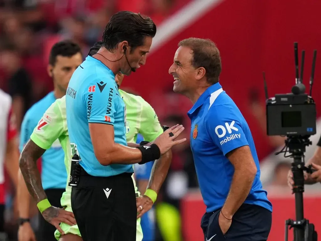 Árbitro causa polémica no Mallorca x Barcelona. Foto: Getty Images