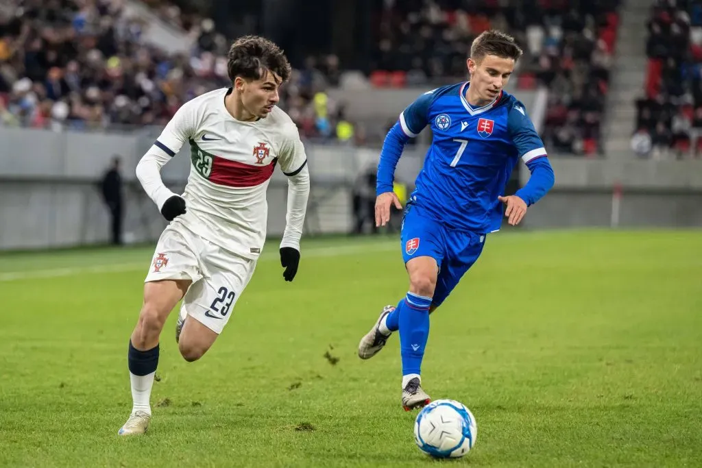 Rodrigo Gomes durante o jogo com a Eslováquia. Foto: Imago
