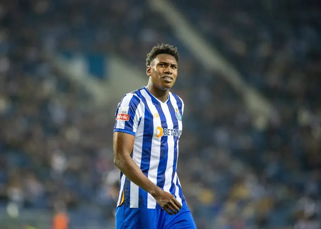 Samu Omorodion marcou e assistiu contra o Casa Pia. Foto: Imago