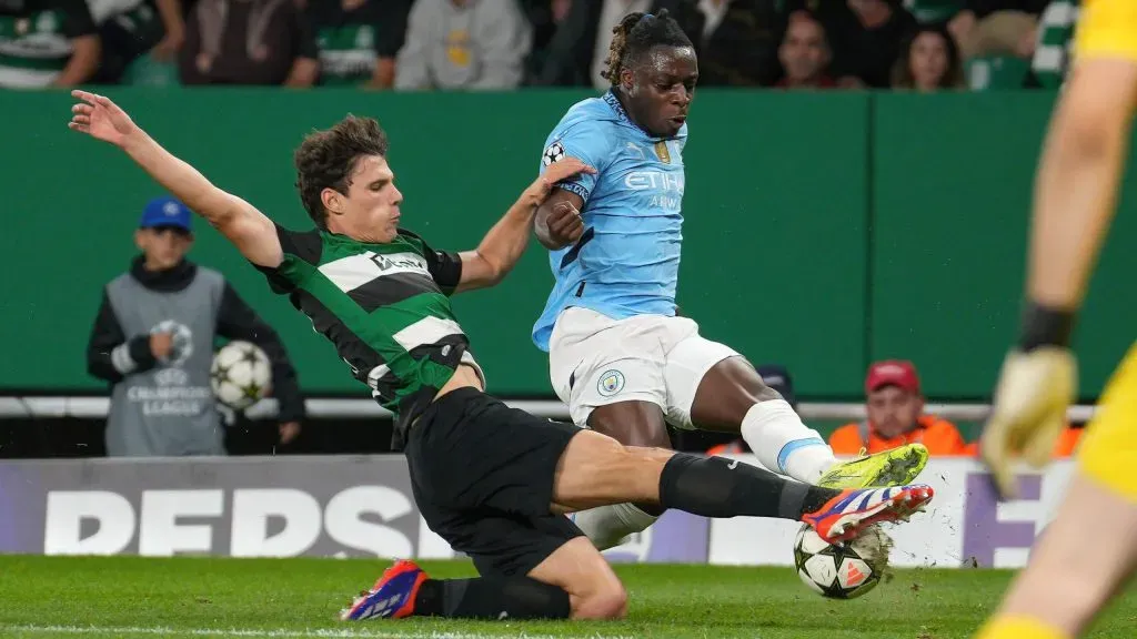 Eduardo Quaresma em ação frente ao Manchester City.