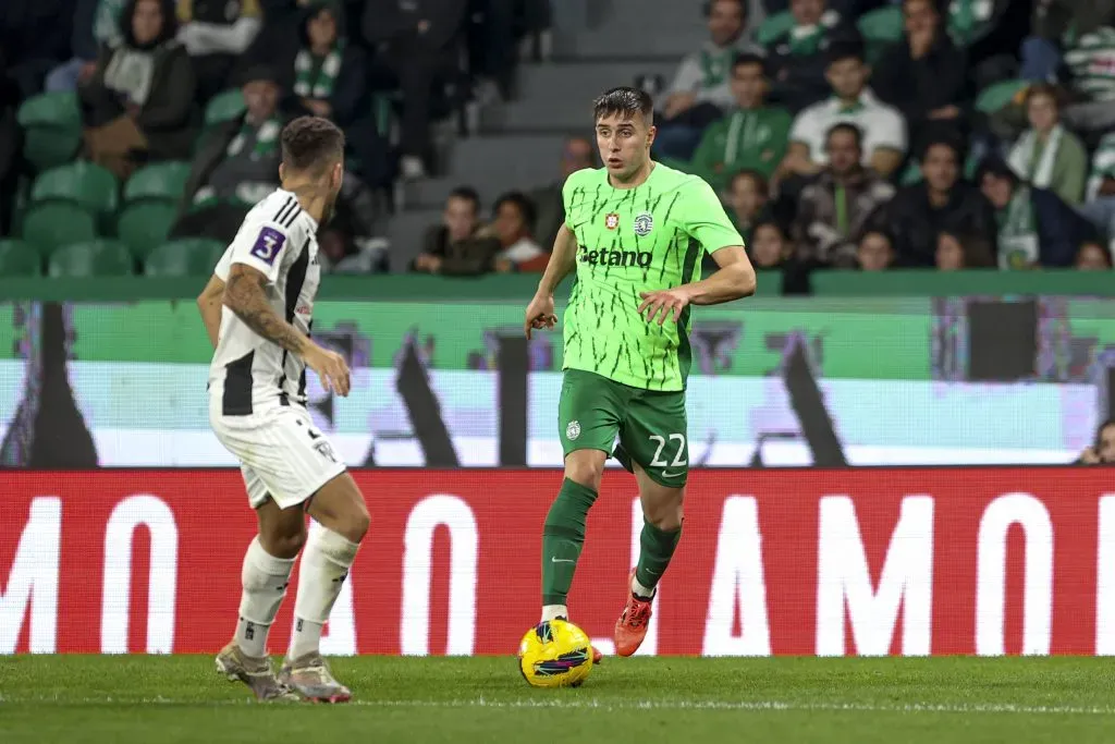 Iván Fresneda contra o Amarante. Foto: Imago