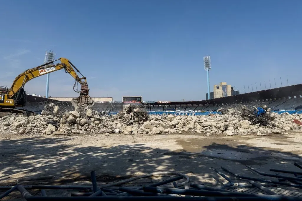 La Romareda em obras para receber o Mundial de 2030.