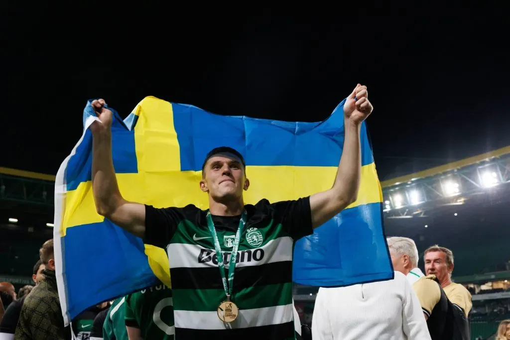 Viktor Gyokeres a festejar a conquista do campeonato com o Sporting. Foto: Imago.