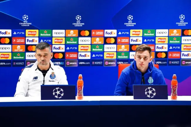 Sérgio e Francisco juntos, em conferência de imprensa, quando ambos estavam no FC Porto. Foto: Imago.