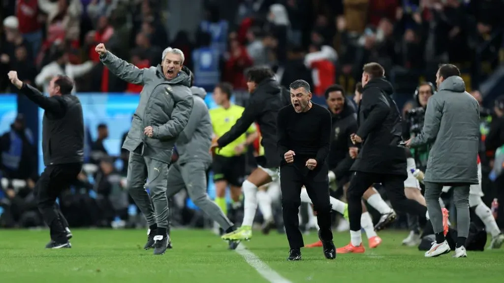 Sérgio Conceição celebra o título do Milan. Foto: Getty Images