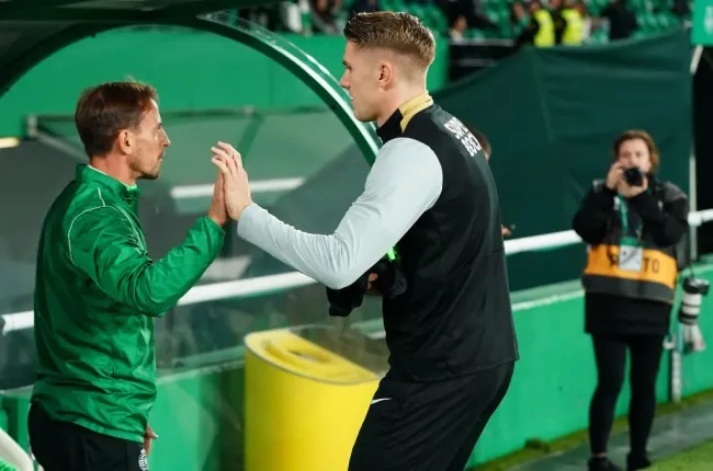 João Pereira com Viktor Gyokeres. Foto: Gualter Fatia/Getty Images.