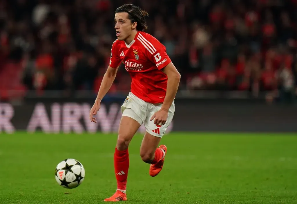 Álvaro Carreras sofreu a falta que deu origem à expulsão ao jovem Jónatas. Foto: Gualter Fatia/Getty Images.