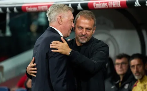 Ancelotti e Flick fizeram a antevisão do clássico entre Real e Barça, em conferência de imprensa. Foto: Angel Martinez/Getty Images.