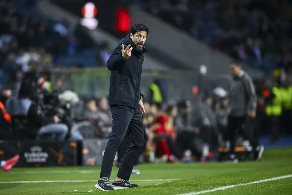 Vítor Bruno fez a antevisão do jogo, em conferência de imprensa. Foto: Octavio Passos/Getty Images.
