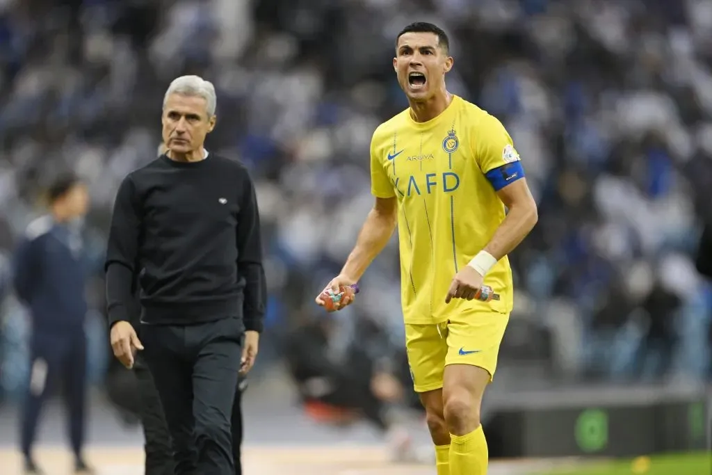 Luís Castro e Cristiano Ronaldo no Al Nassr. Foto: Michael Regan/Getty Images.