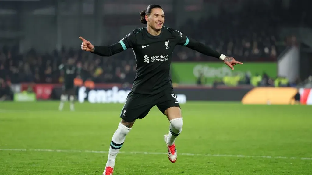 Darwin Núñez brilhou na vitória do Liverpool. Foto: Getty.